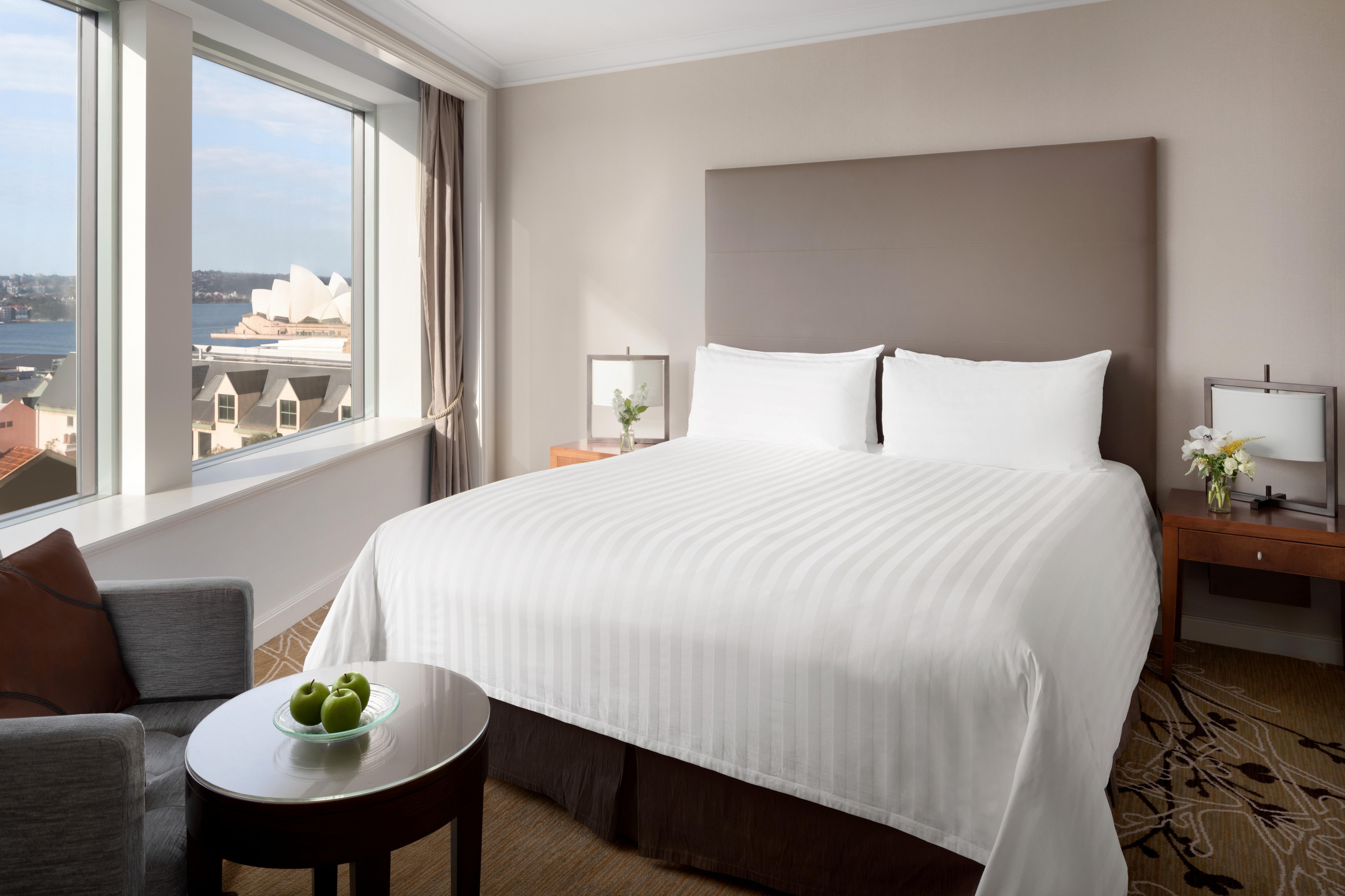 Shangri-La Sydney Esterno foto A room at the Ritz-Carlton, Dublin