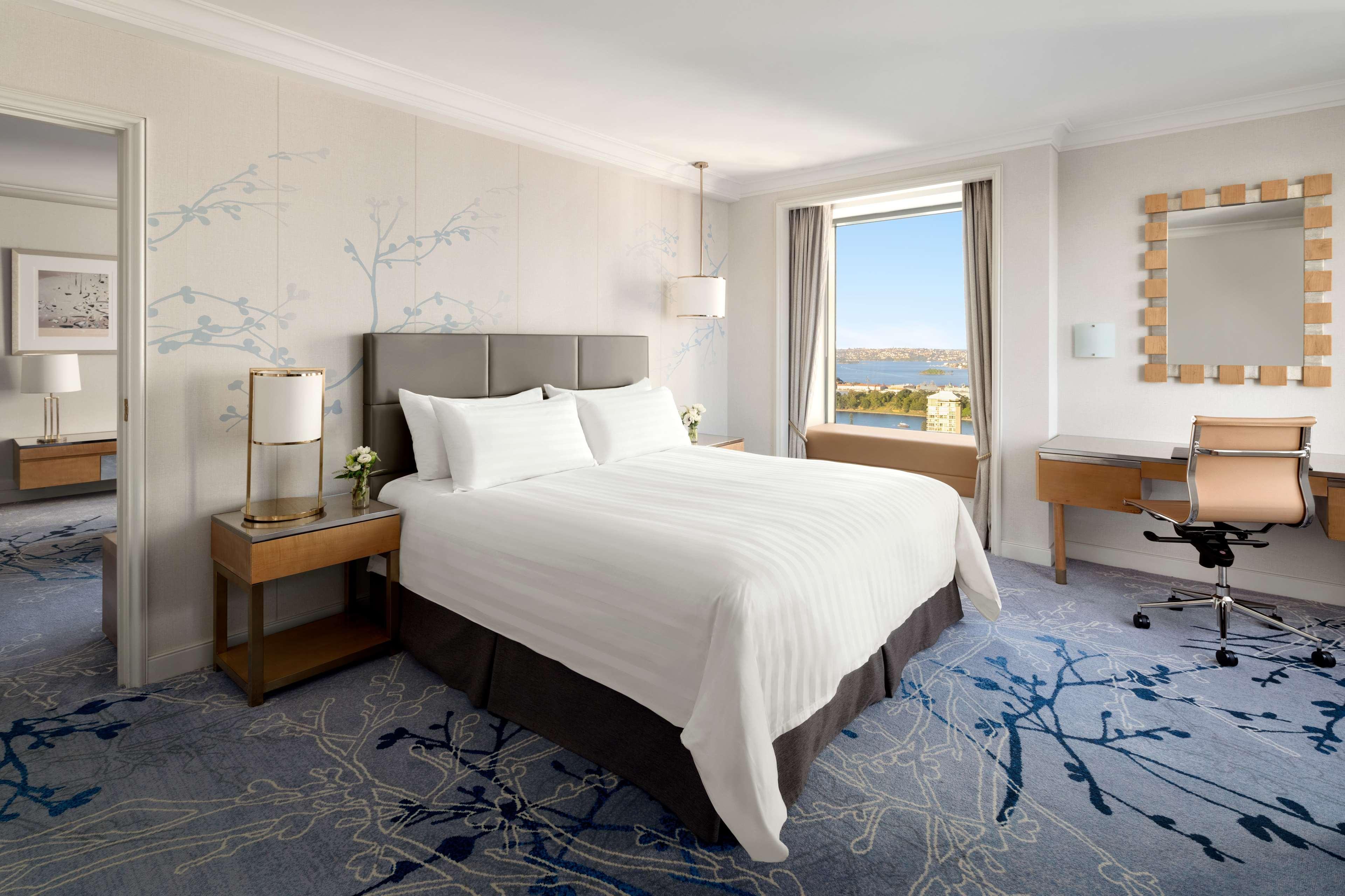 Shangri-La Sydney Esterno foto A room at the Mandarin Oriental, Hong Kong