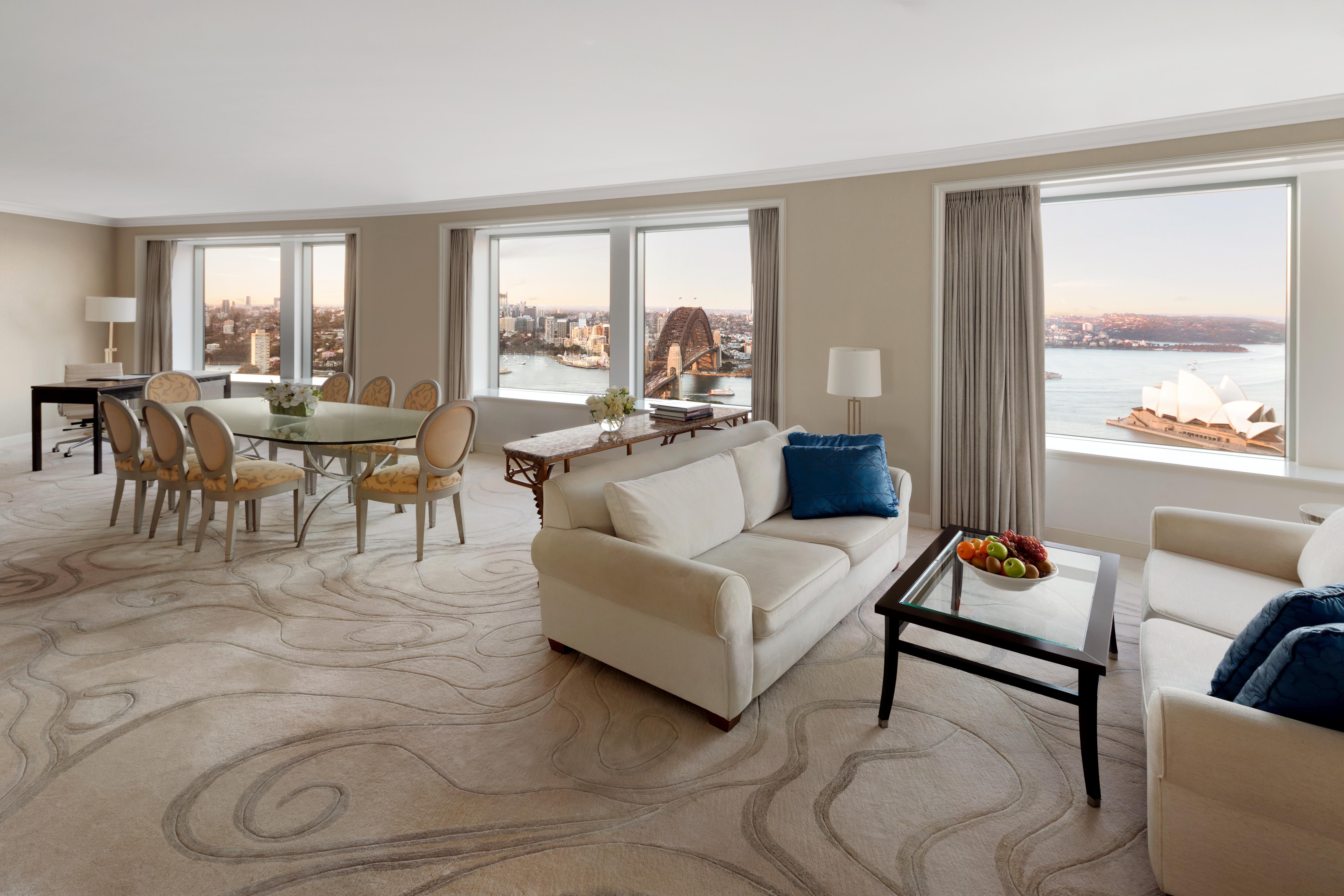 Shangri-La Sydney Esterno foto A view of Sydney Harbour Bridge from a suite at Sydney Opera House
